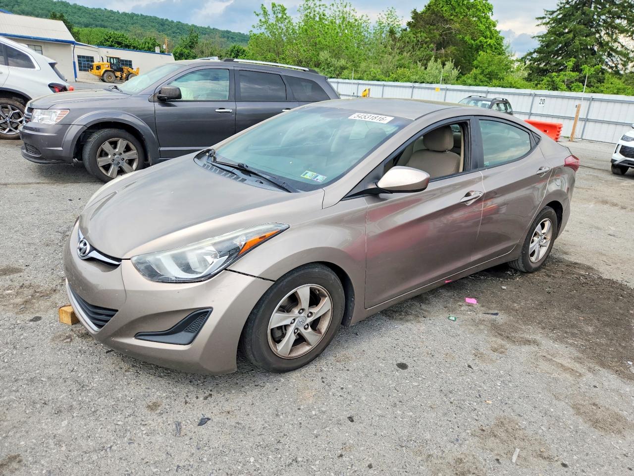 Salvage Hyundai ELANTRA Image