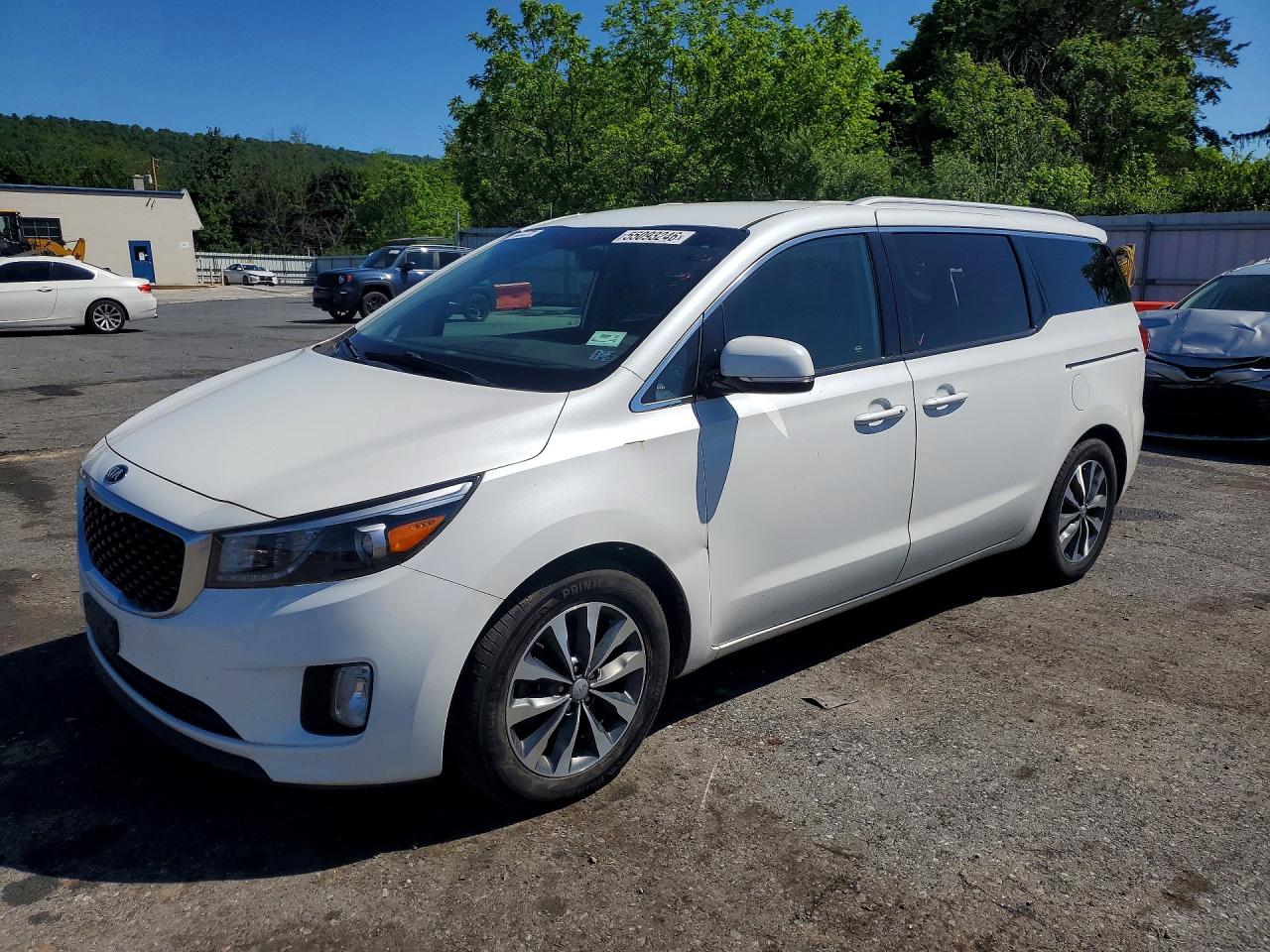Salvage Kia Sedona Image