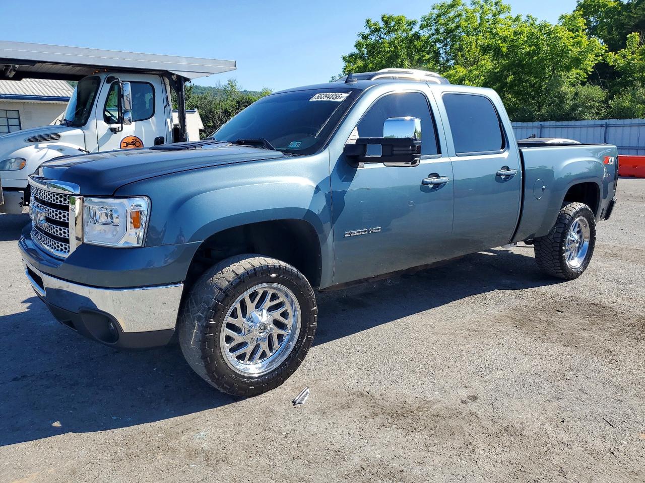 Salvage GMC Sierra Image