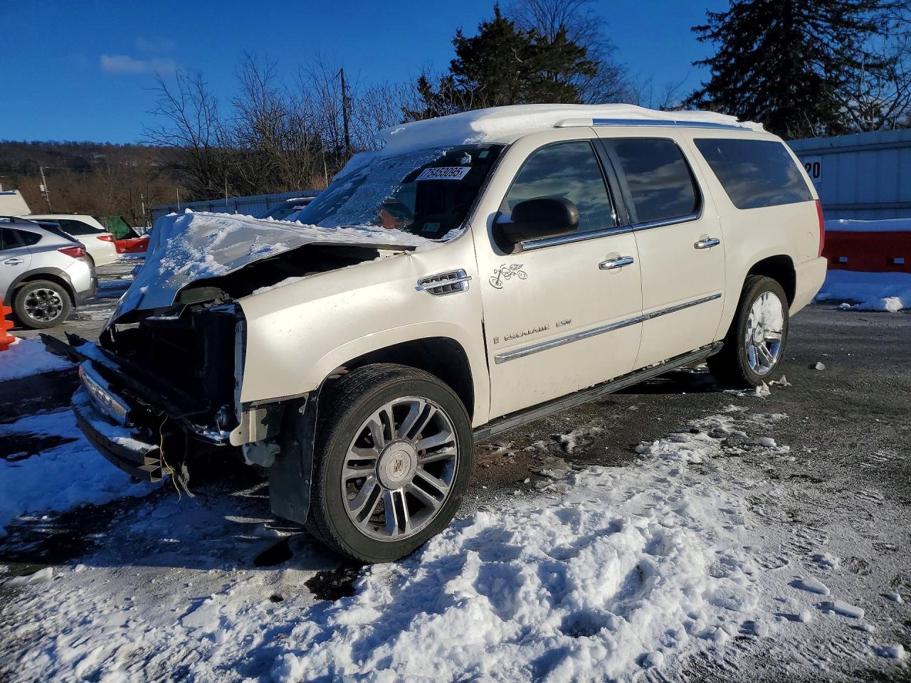 Salvage Cadillac Escalade Image
