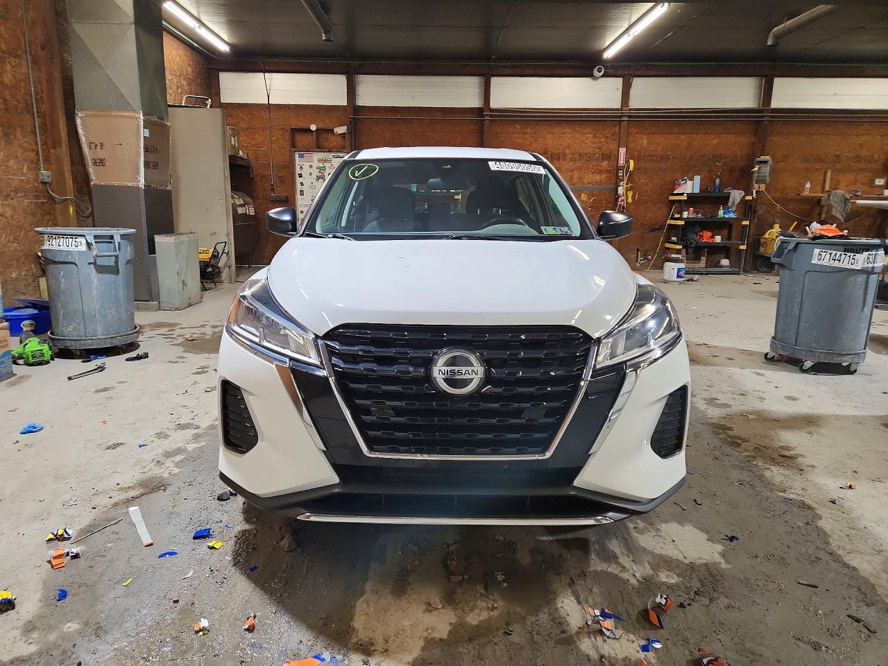 Nissan Kicks S