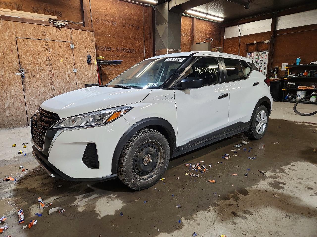 Salvage Nissan Kicks Image