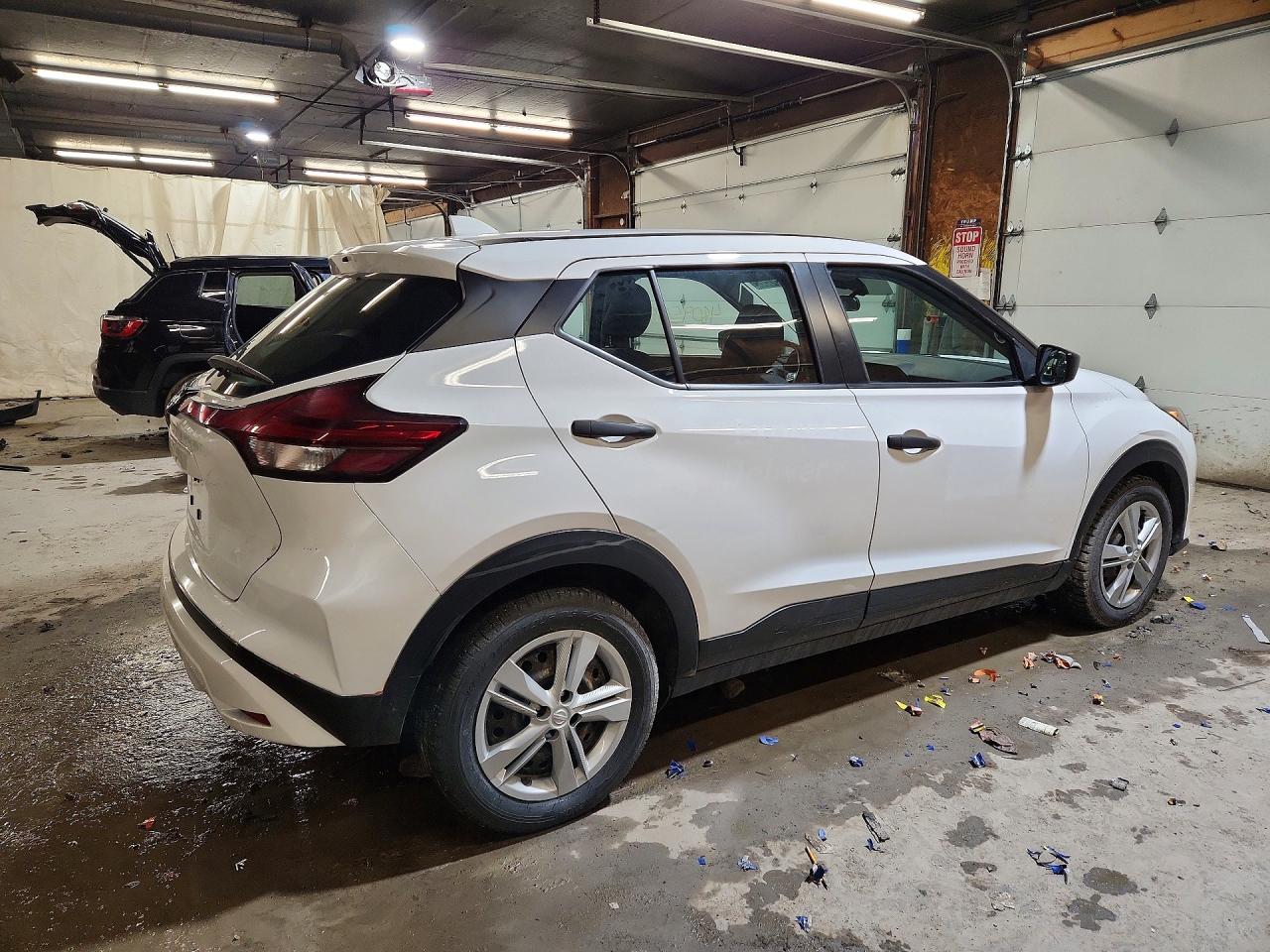Nissan Kicks S