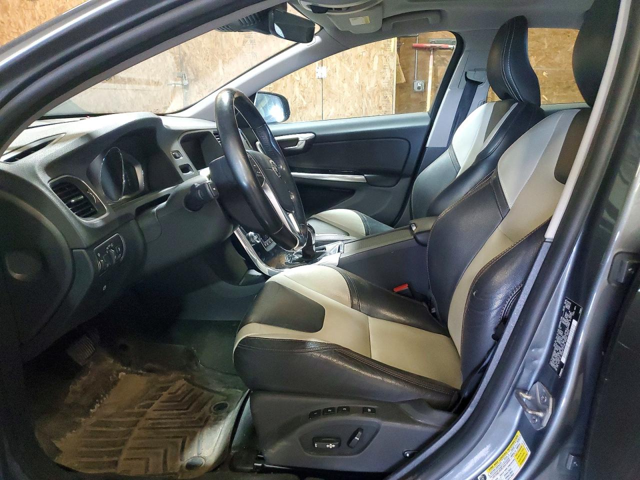 Volvo S60 T5