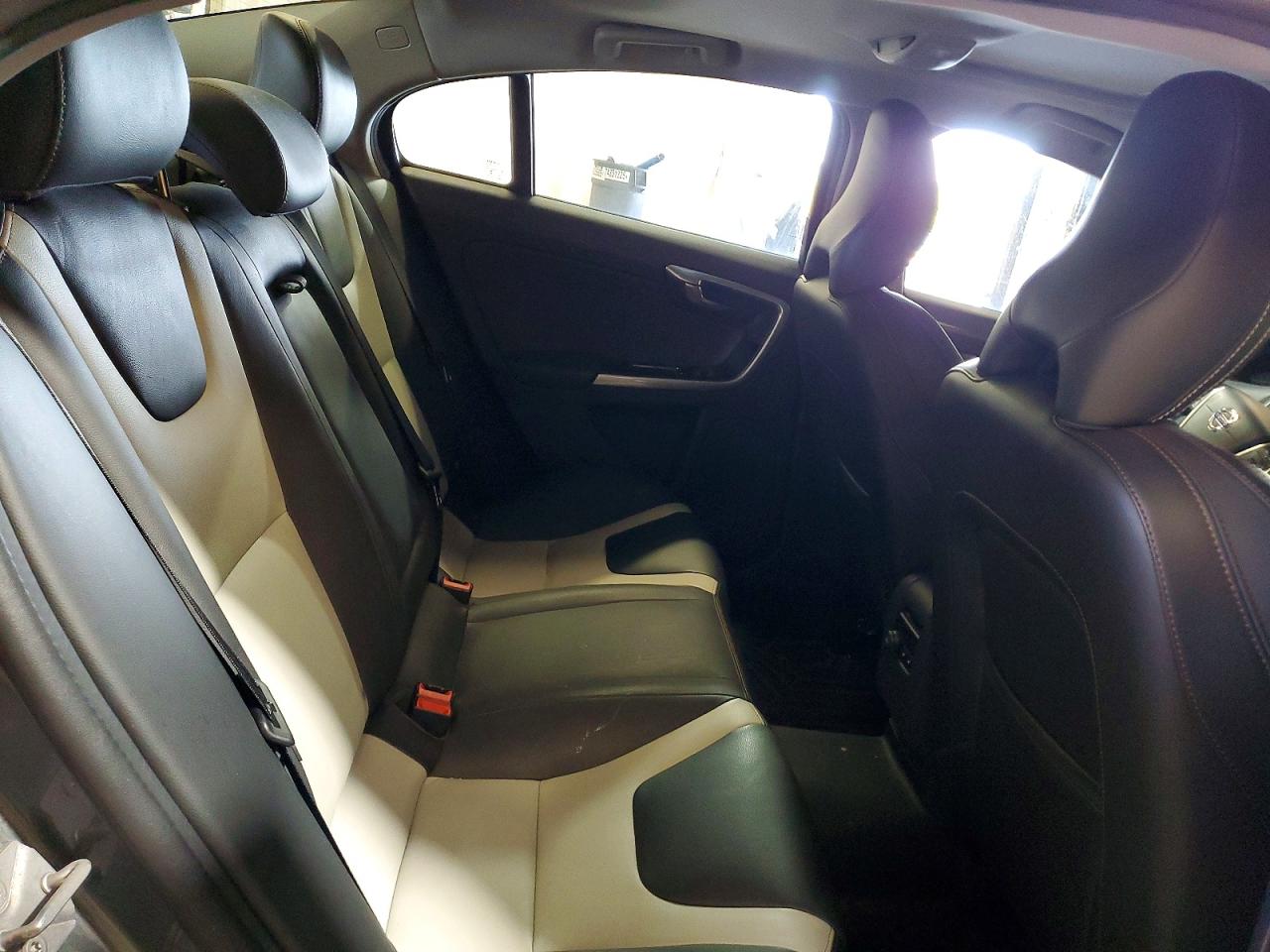 Volvo S60 T5