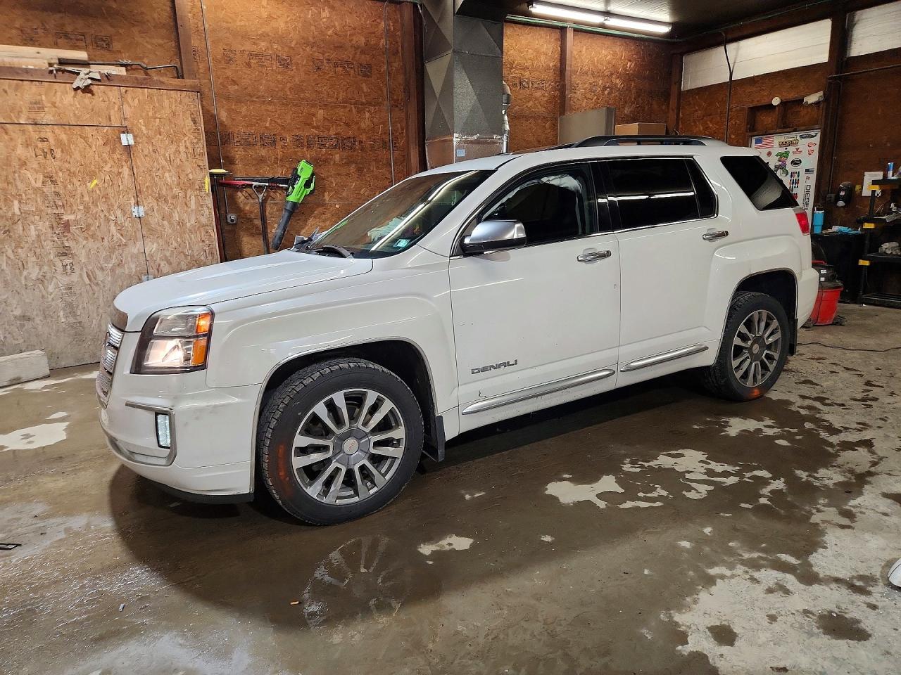 Salvage GMC Terrain Image