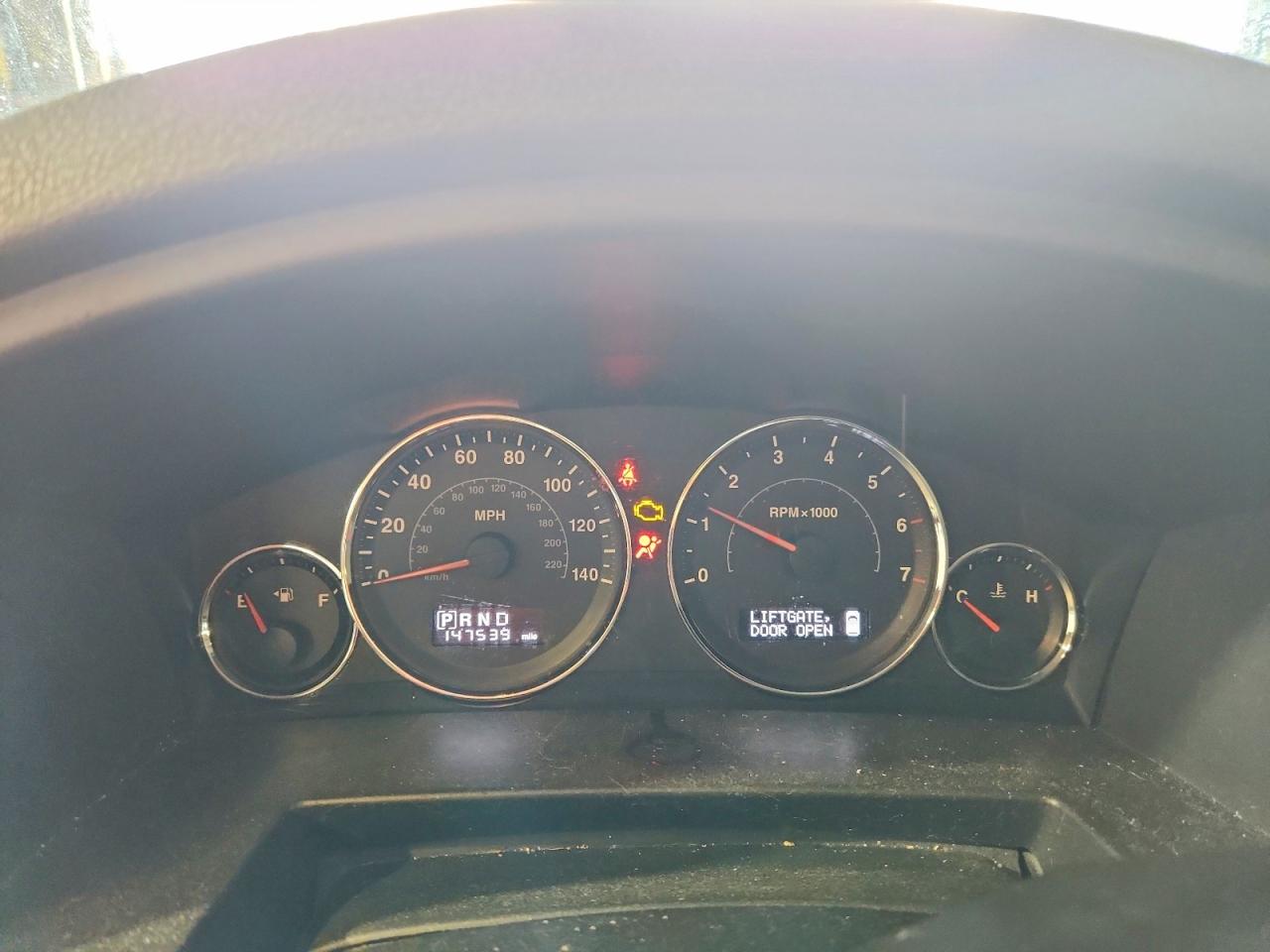 Jeep Commander Sport
