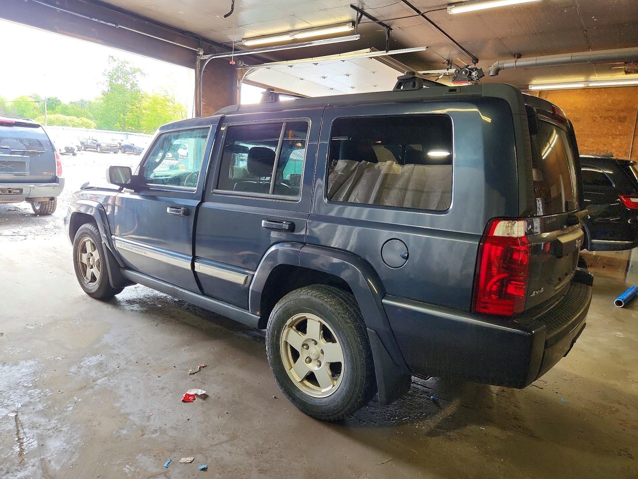Jeep Commander Sport