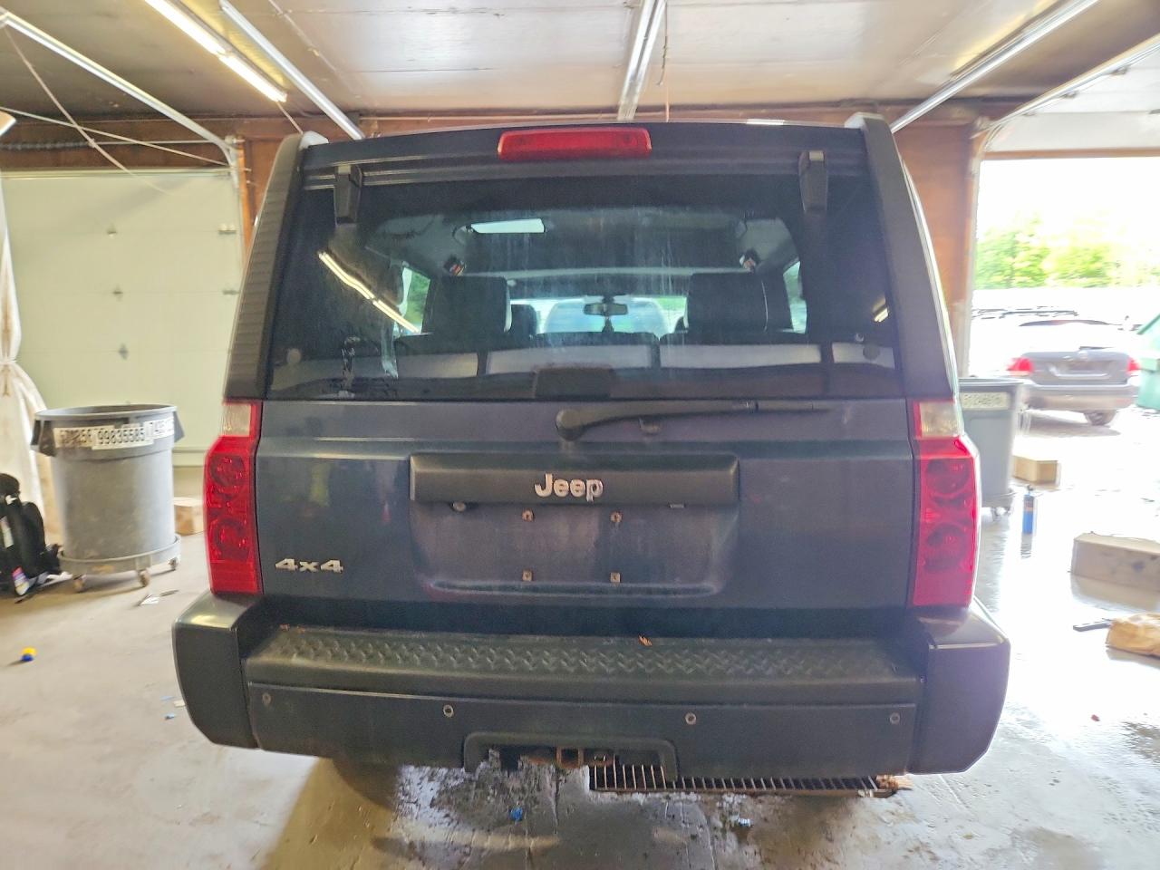 Jeep Commander Sport