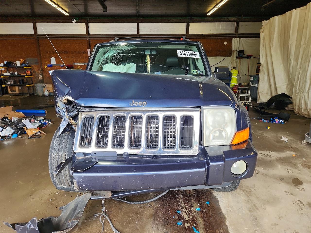 Jeep Commander Sport