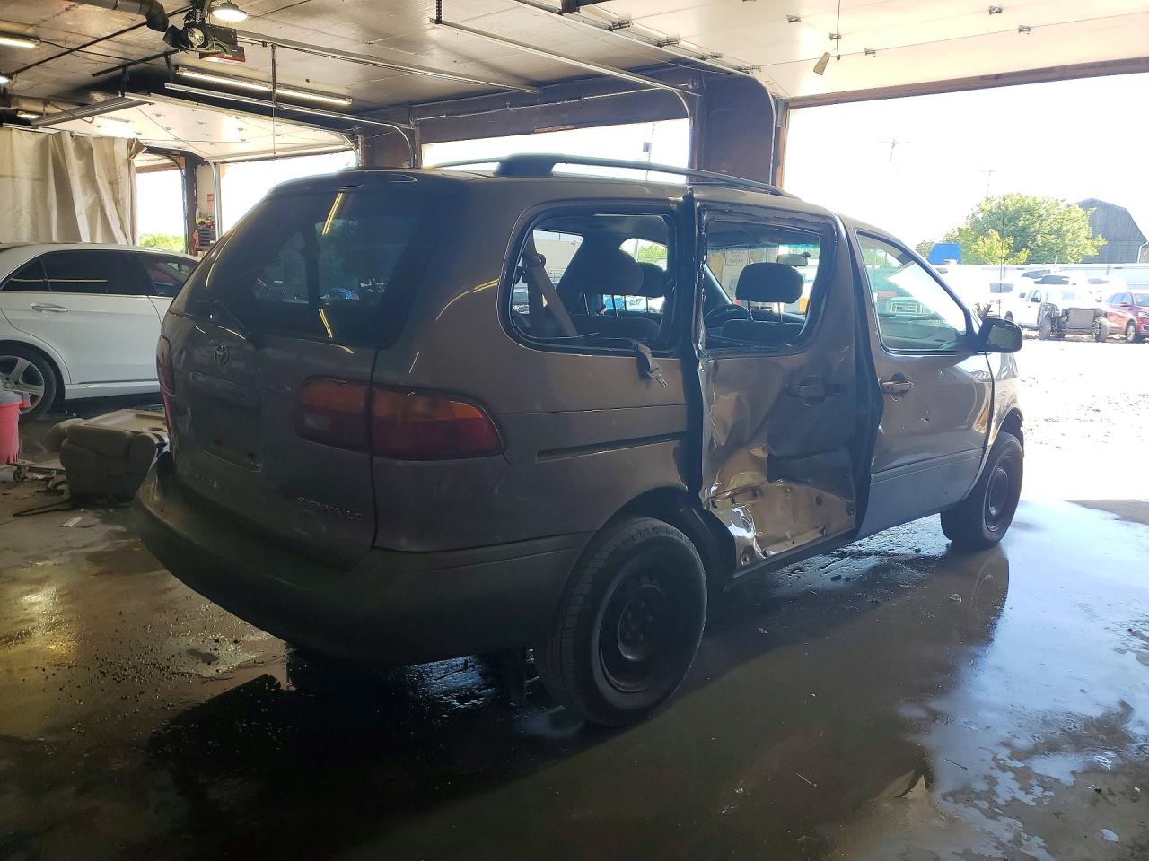 Toyota Sienna Le