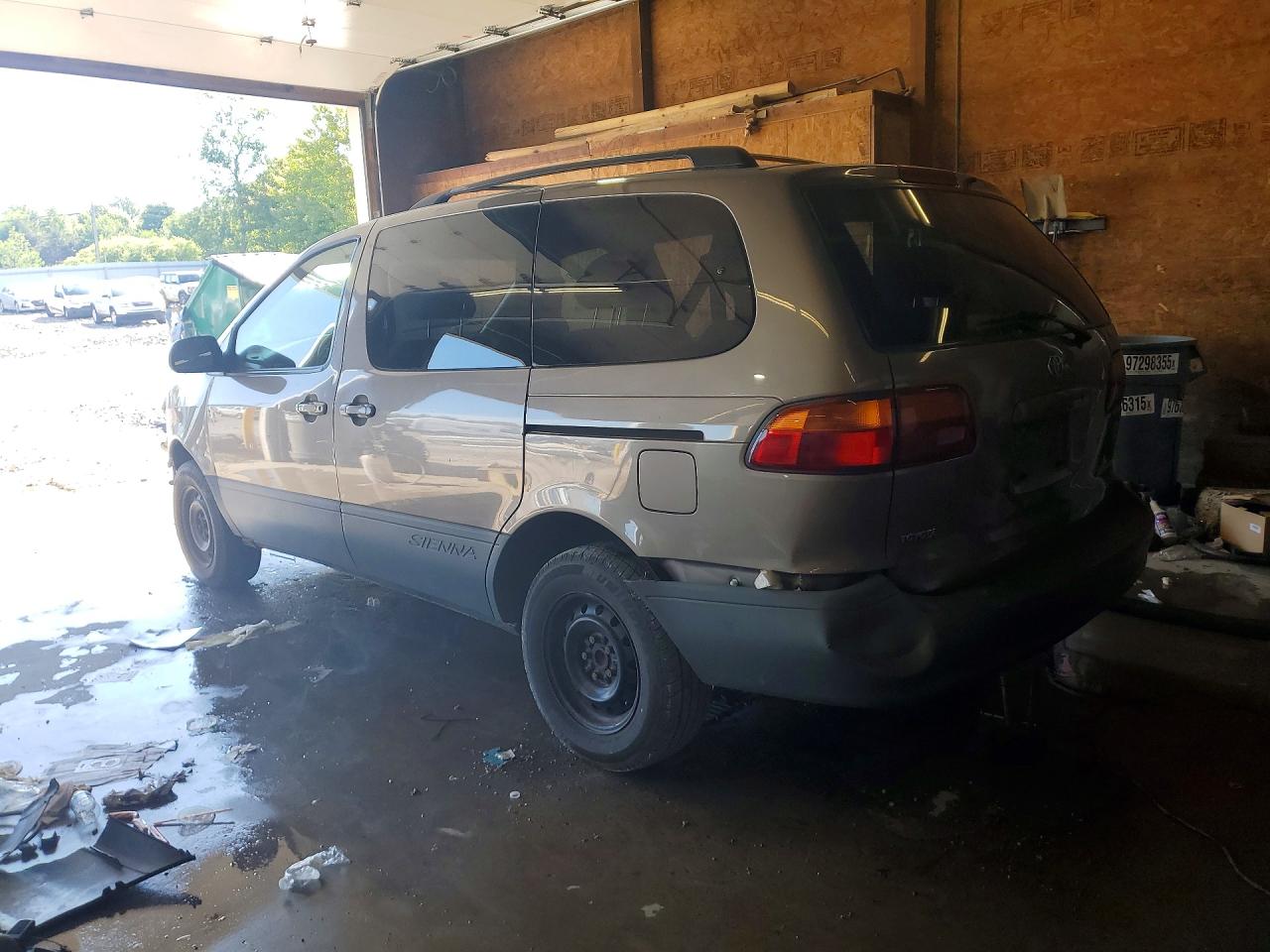 Toyota Sienna Le