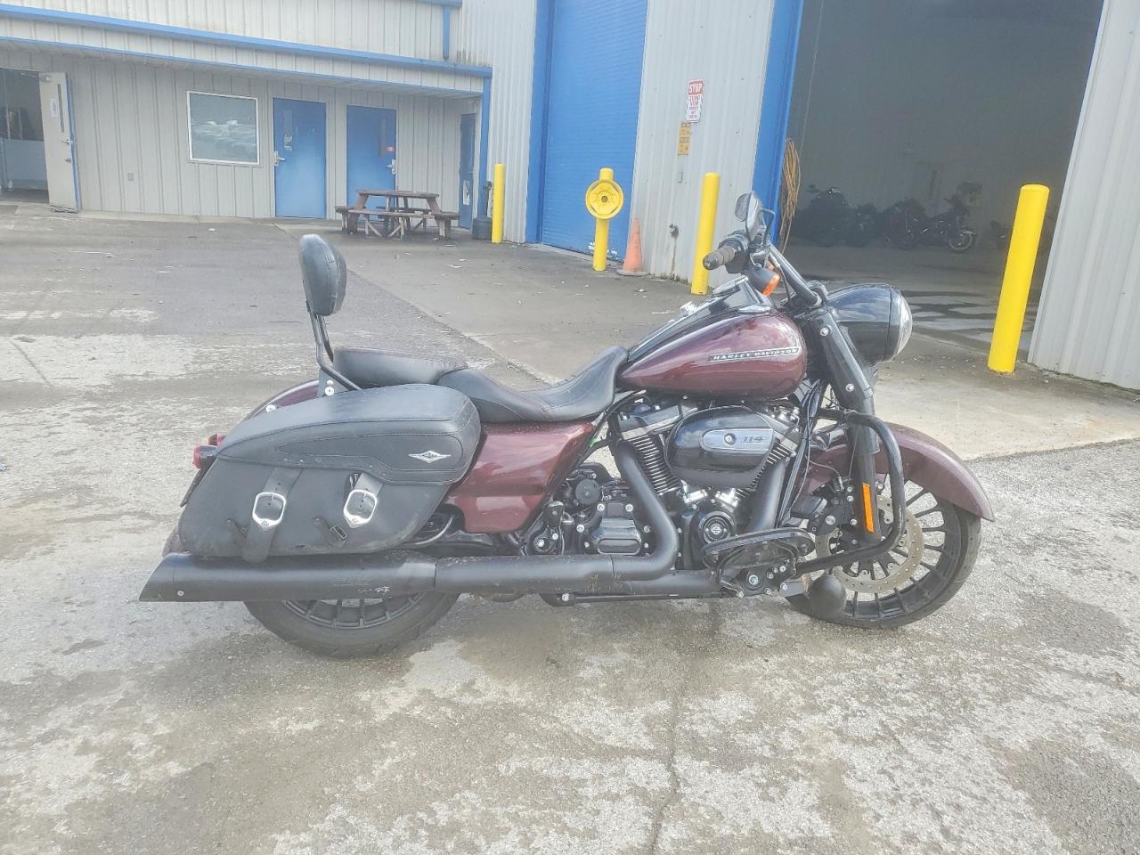 Salvage Harley-Davidson Fl Image
