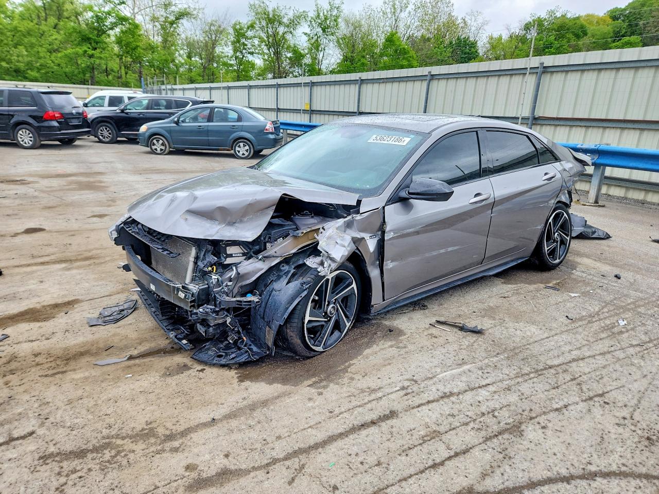 Salvage Hyundai ELANTRA Image
