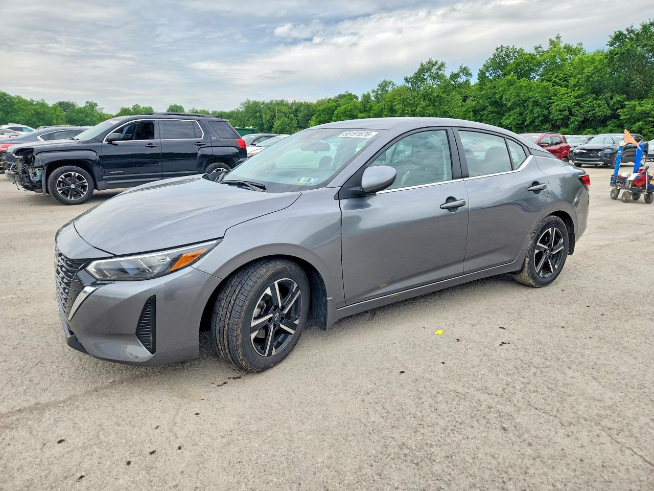 Salvage Nissan Sentra Image