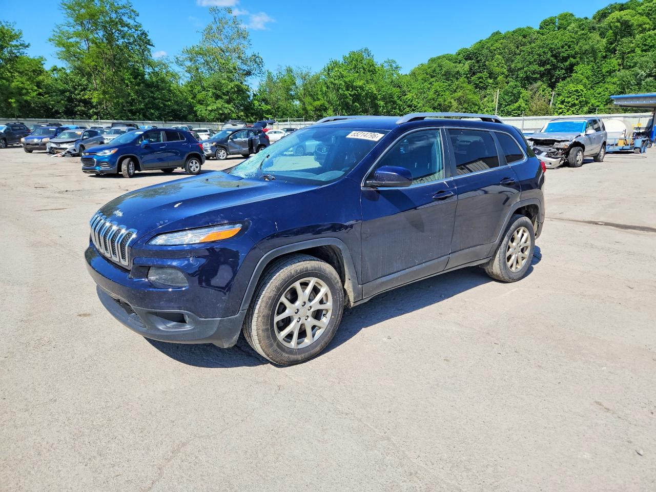 Salvage Jeep Cherokee Image