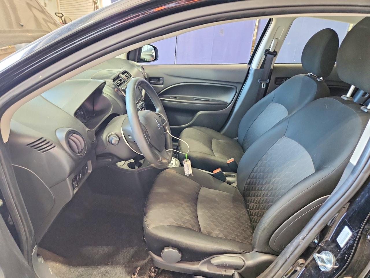 Mitsubishi Mirage Es