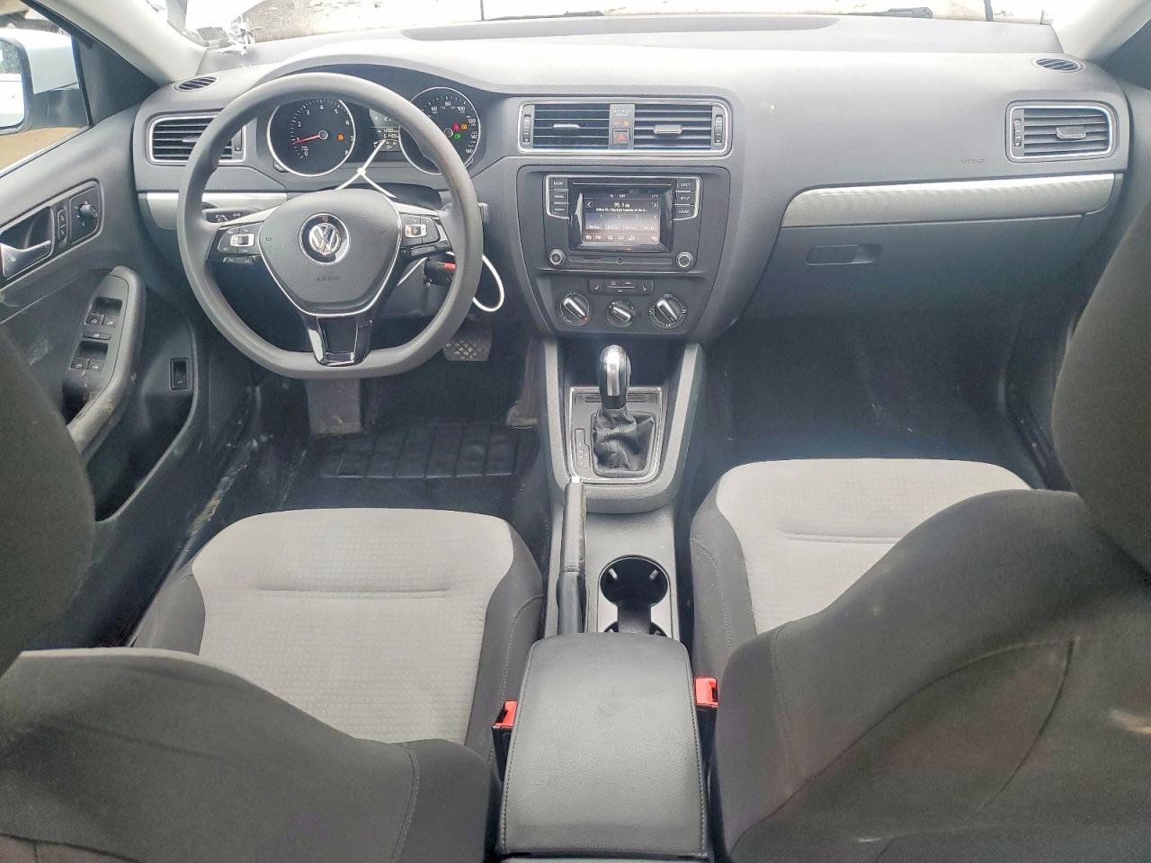 Volkswagen Jetta S