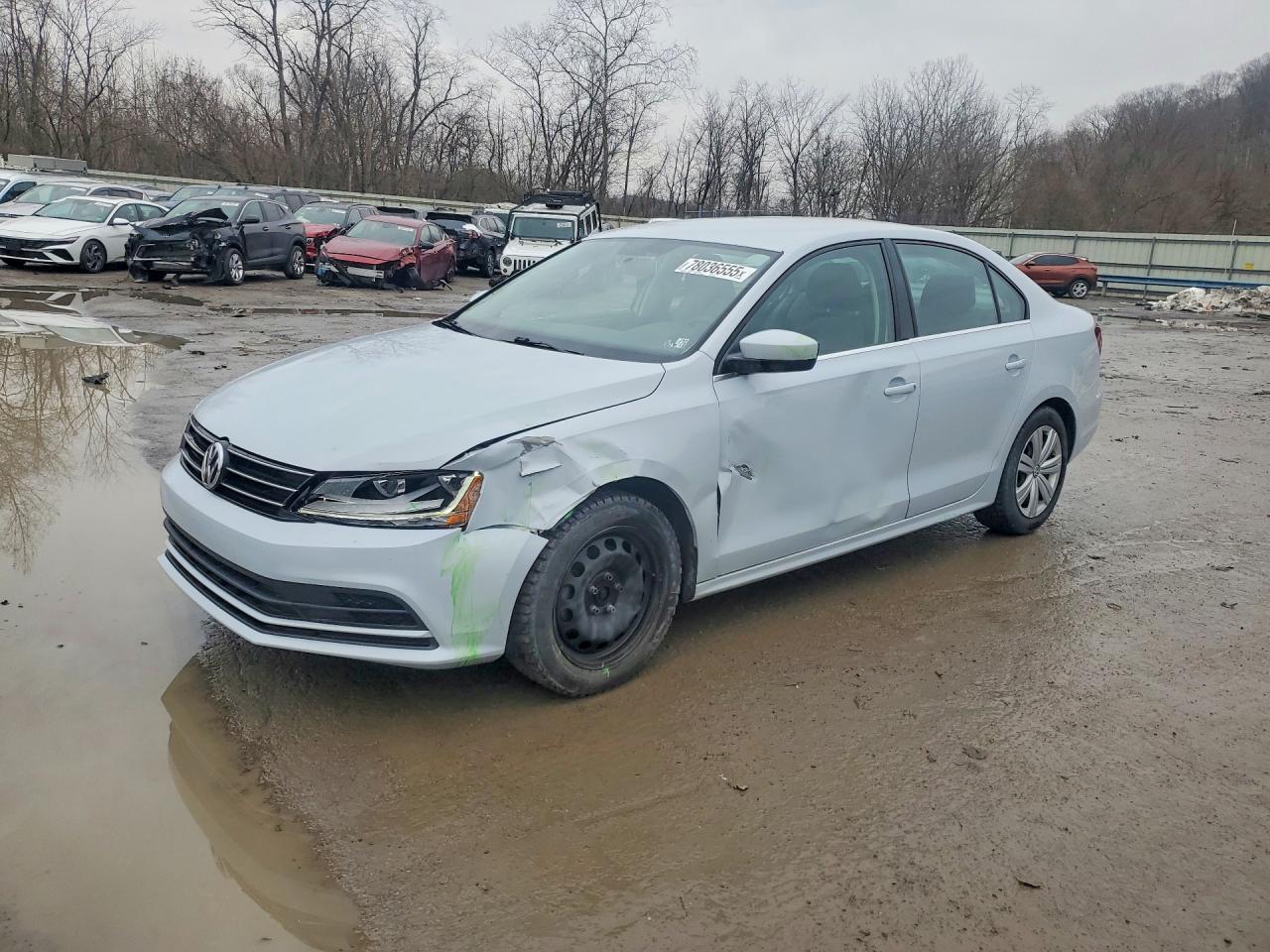Salvage Volkswagen Jetta Image