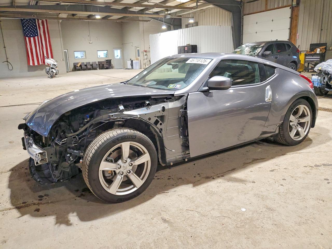 Salvage Nissan 370Z Image