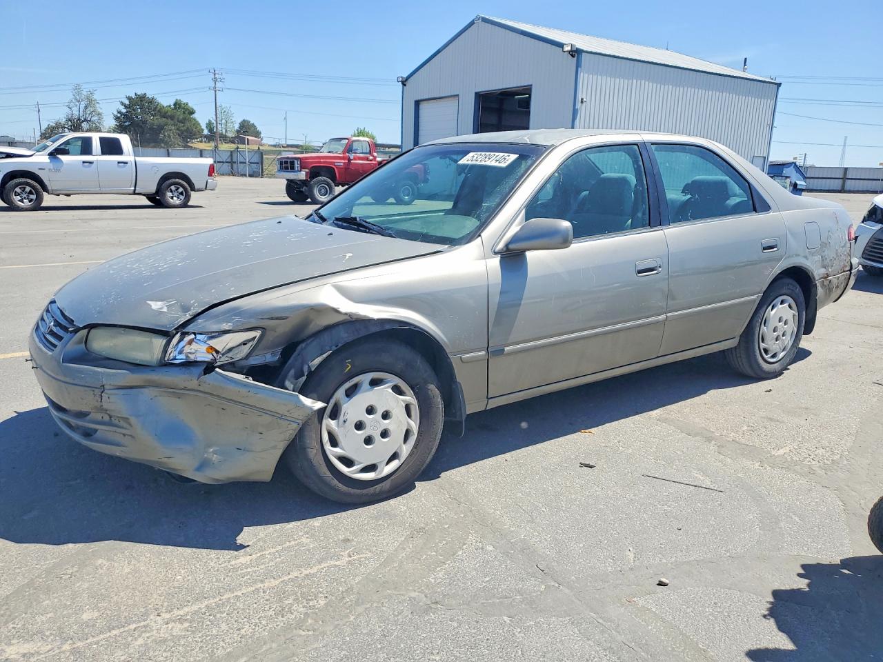 Salvage Toyota Camry Image