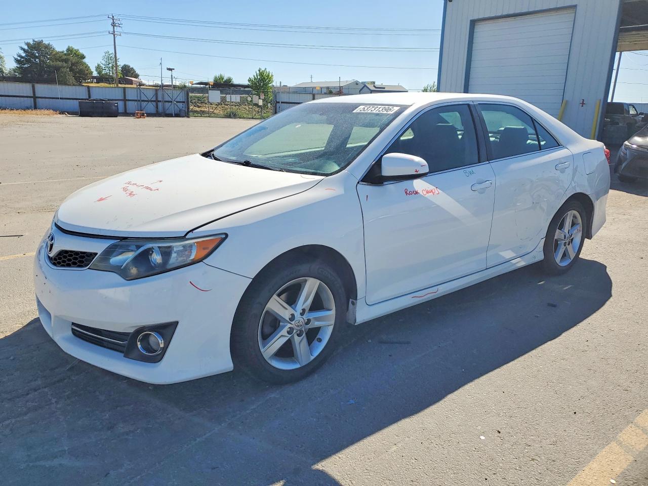 Salvage Toyota Camry Image