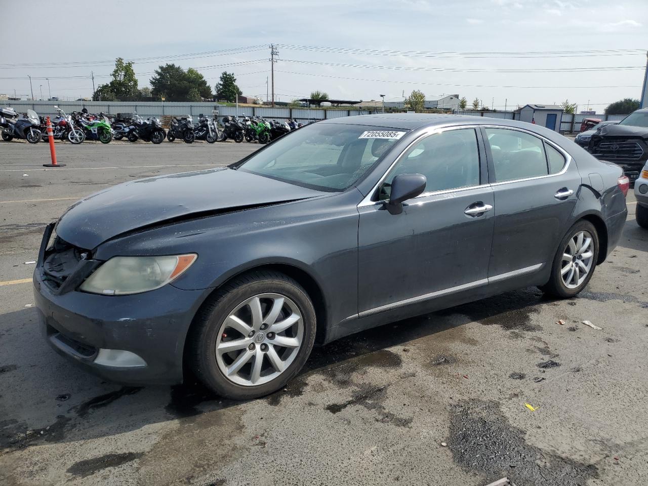 Salvage Lexus LS Image