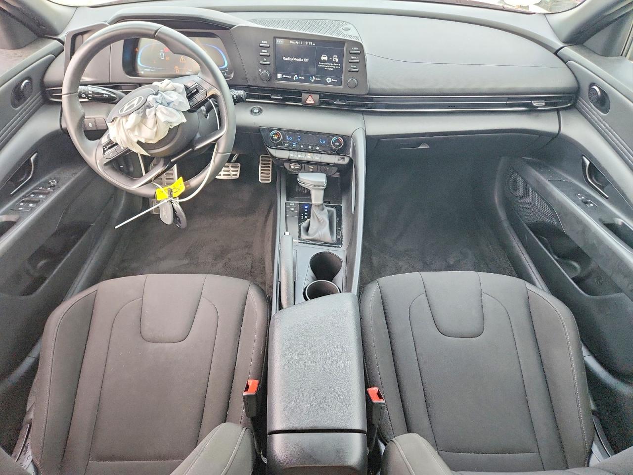 Hyundai ELANTRA Sel Sport