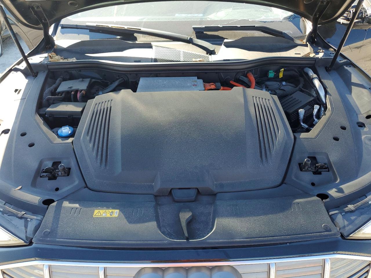 Audi e-tron Premium Plus