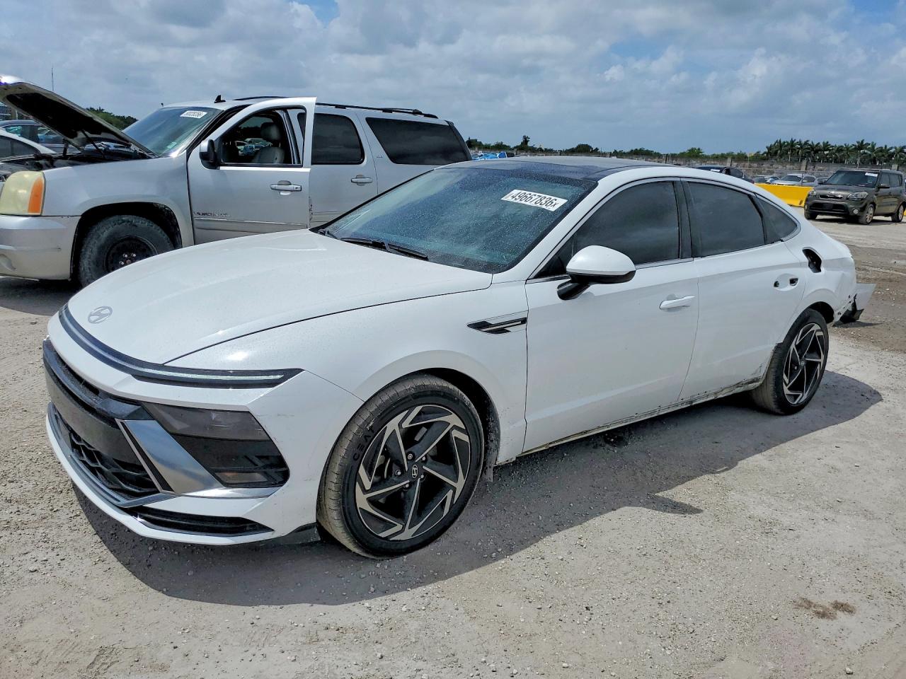 Salvage Hyundai SONATA Image