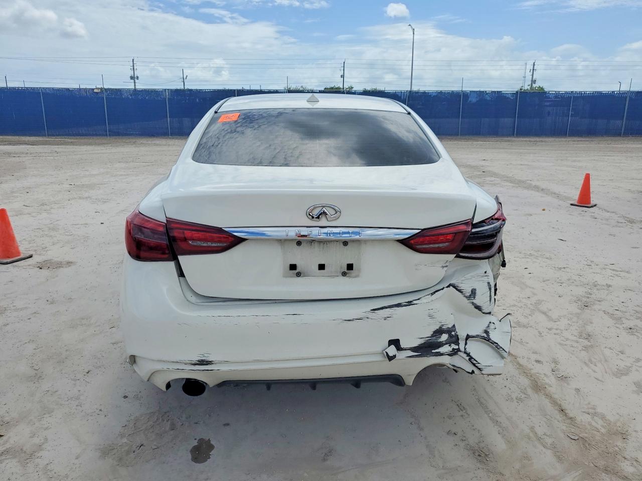 INFINITI Q50 3.0t L 3.0t Luxe