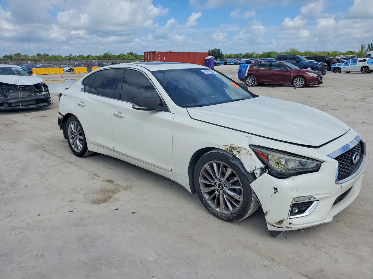 INFINITI Q50 3.0t L 3.0t Luxe
