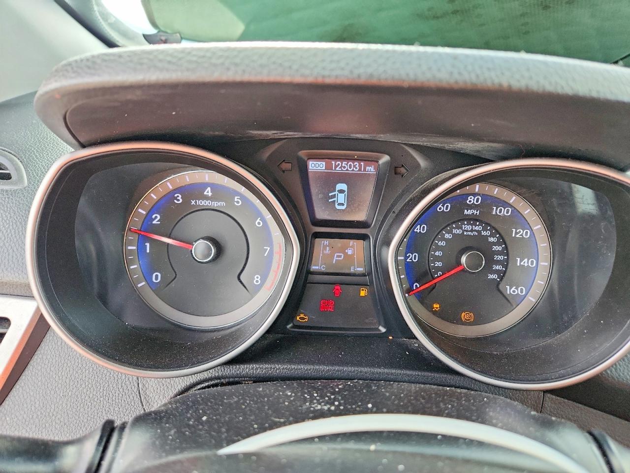Hyundai ELANTRA Base