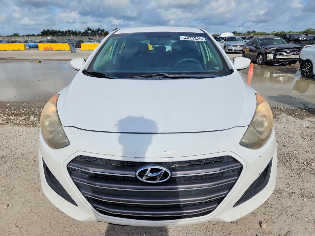 Hyundai ELANTRA Base