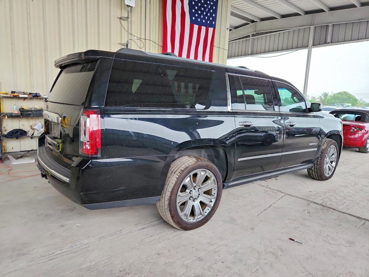 GMC Yukon Denali