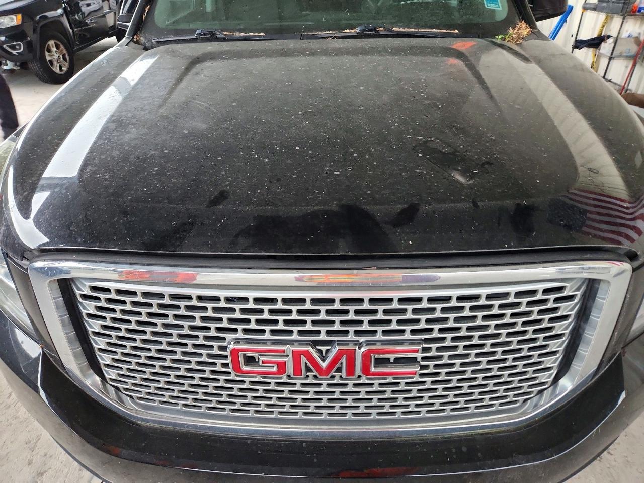 GMC Yukon Denali
