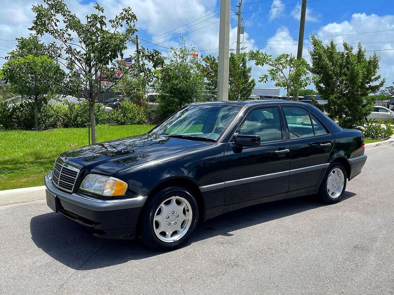 Mercedes-Benz C-Class 230