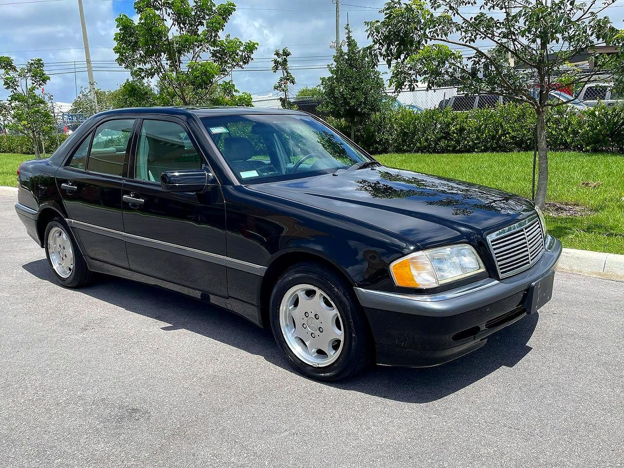 Salvage Mercedes-Benz C-Class Image