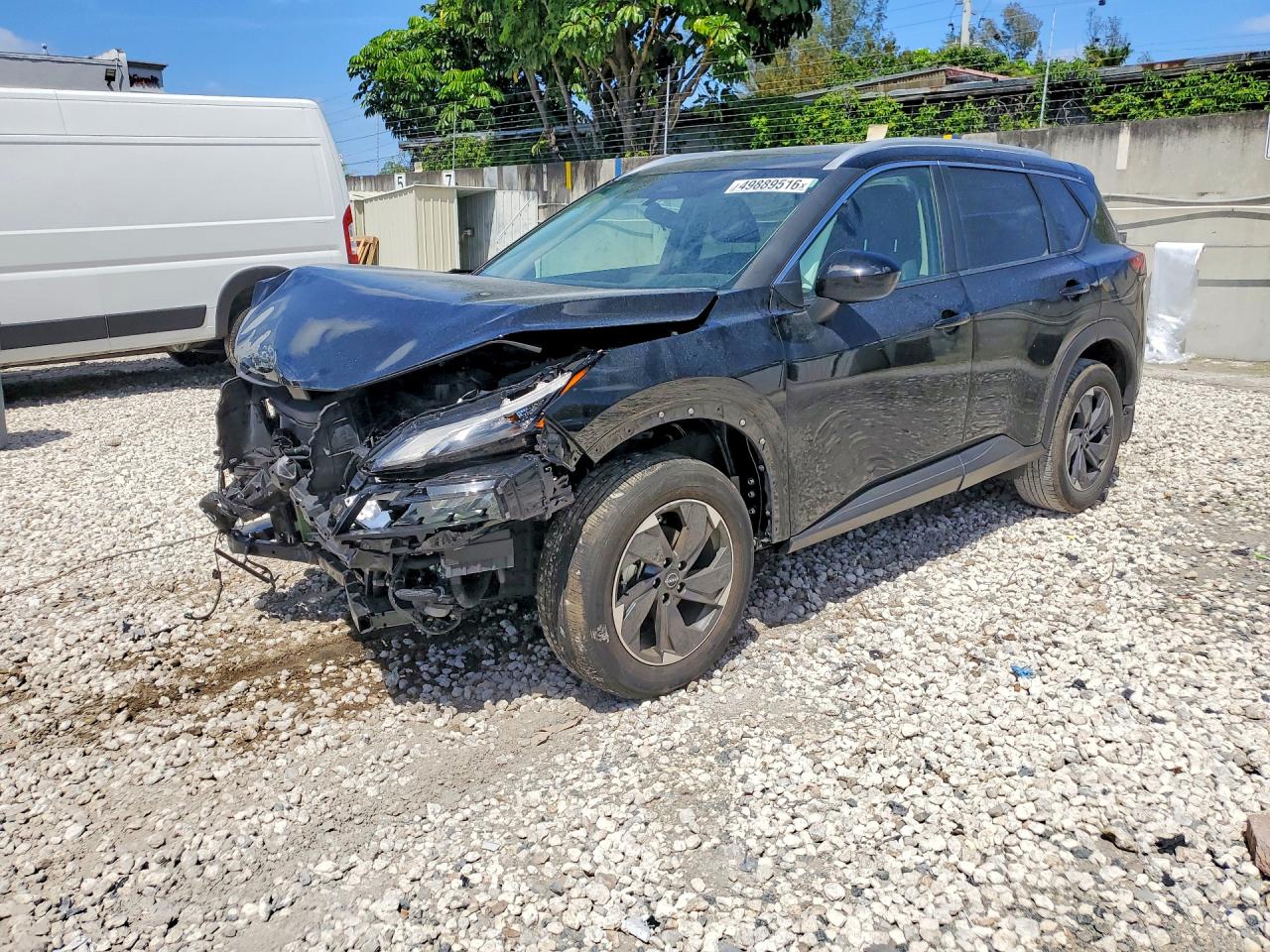 Salvage Nissan Rogue Image