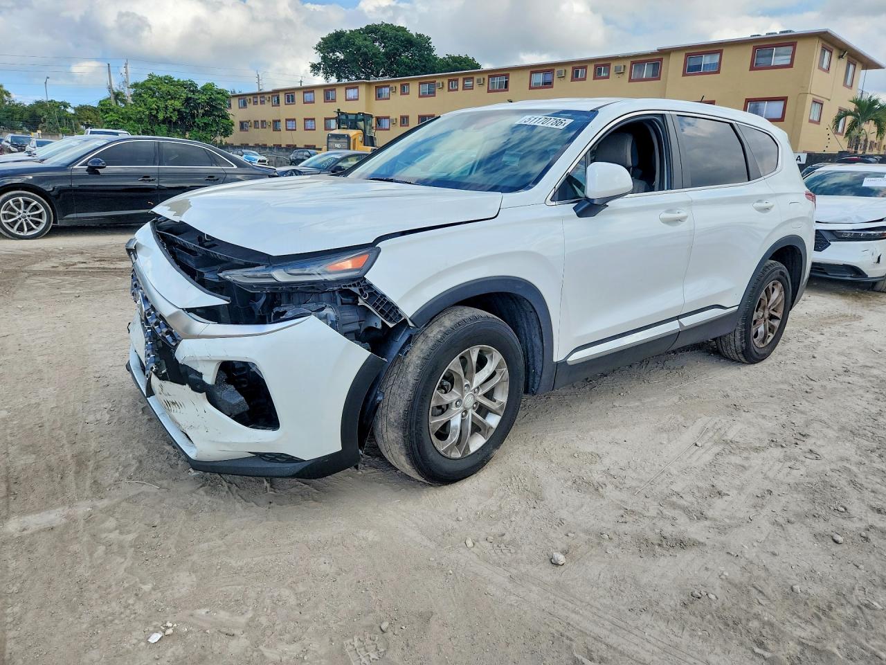 Salvage Hyundai SANTA FE Image
