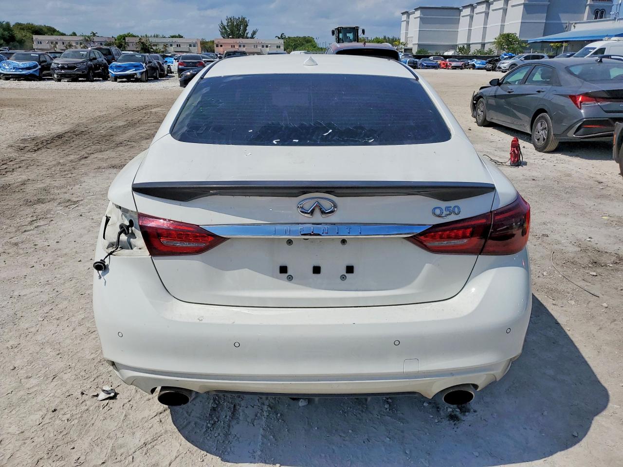 INFINITI Q50 Luxe