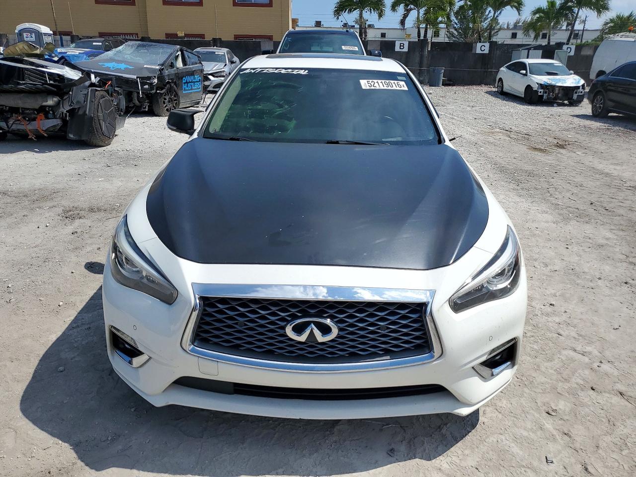 INFINITI Q50 Luxe