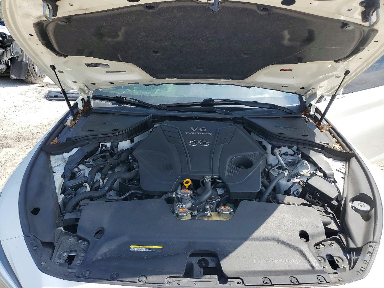 INFINITI Q50 Luxe