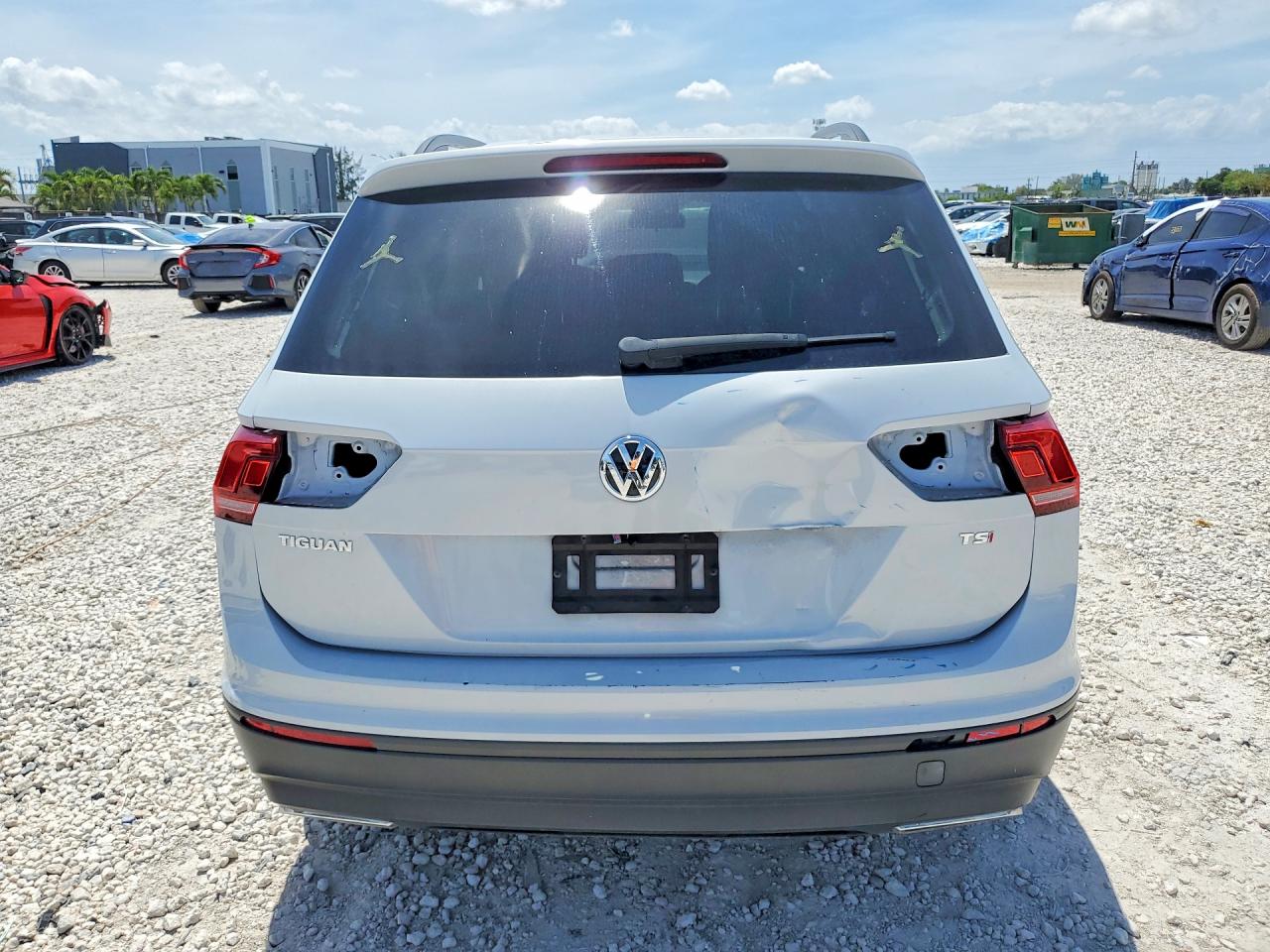 Volkswagen Tiguan S