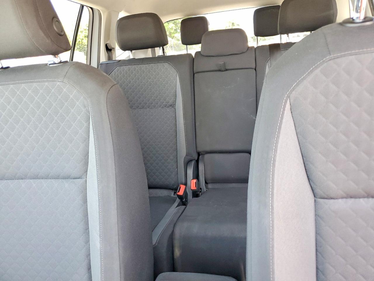 Volkswagen Tiguan S