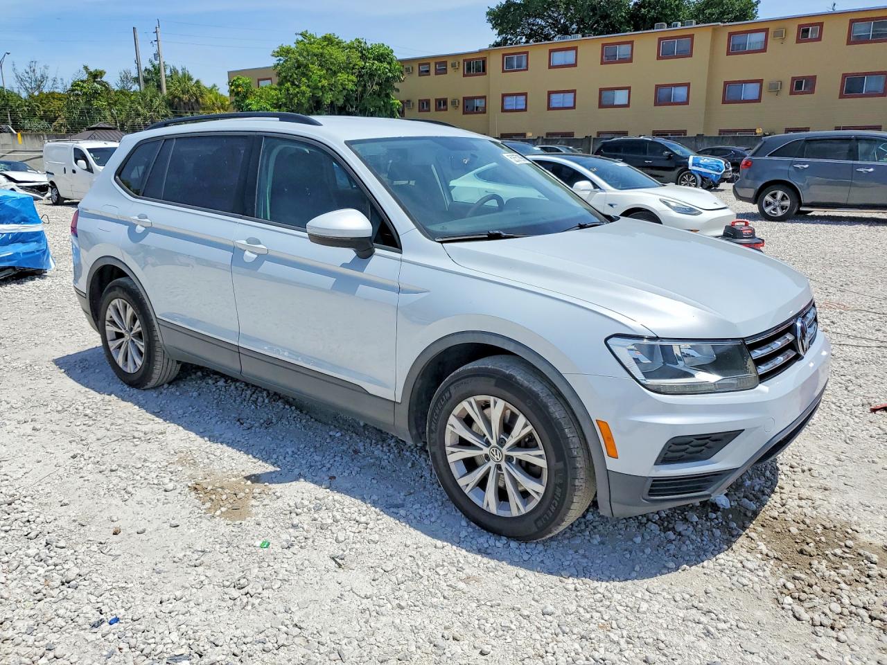Volkswagen Tiguan S