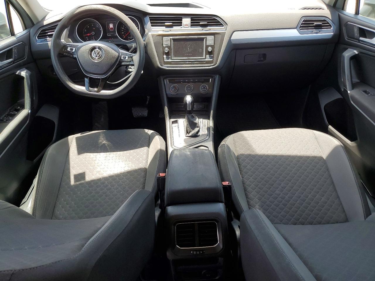 Volkswagen Tiguan S