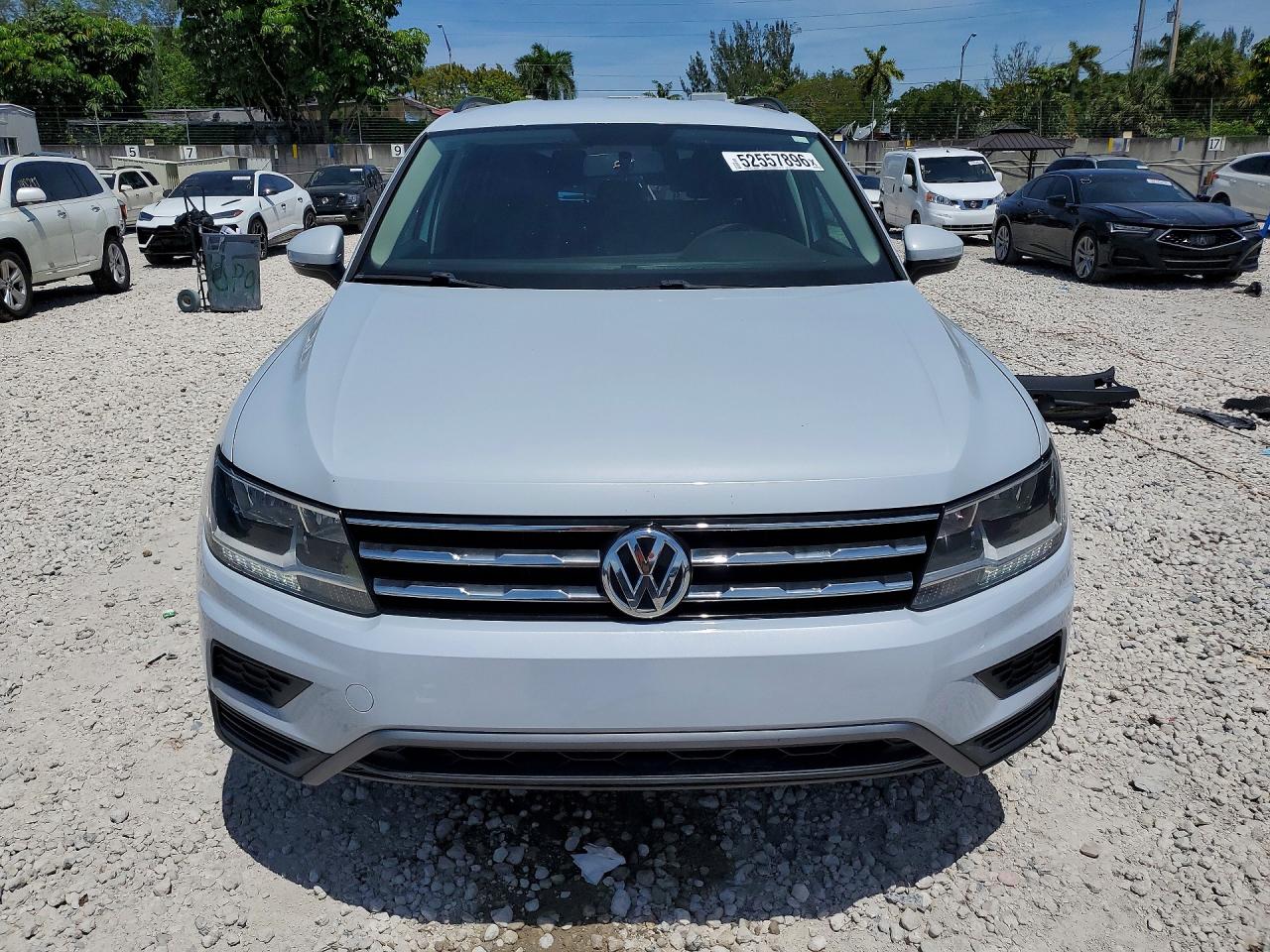 Volkswagen Tiguan S