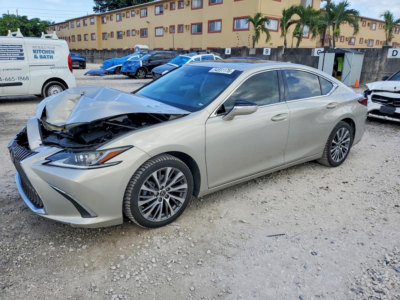 Salvage Lexus Es Image