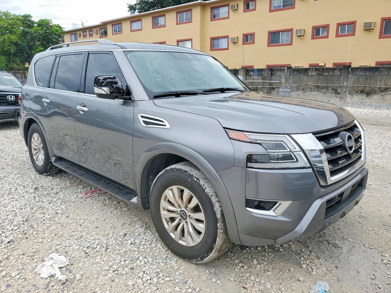 Nissan Armada Sv